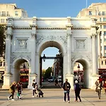 Opposite Of Edgware Road Tube Station, Short Walk To Marble Arch