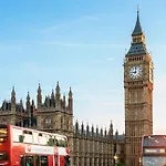 Opposite Of Edgware Road Tube Station, Short Walk To Marble Arch